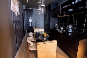 Luxury Apartment, 2 Bedrooms, Non Smoking, Balcony | Private kitchen | Full-size fridge, microwave, oven, stovetop - Libertini Apartments by Ken-Legend (Lekki)