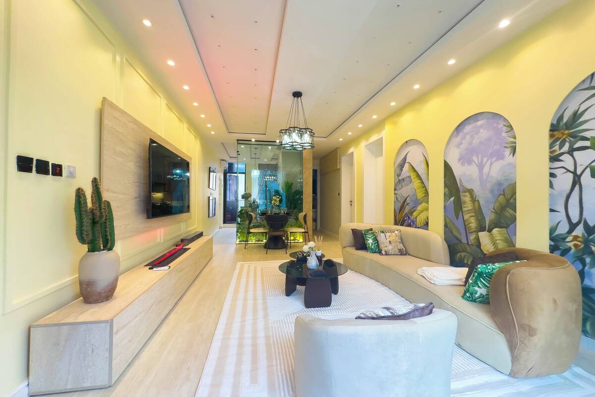 Exclusive Apart Daire, 2 Yatak Odası, Sigara İçilmez, Balkon | Oturma alanı | Kablolu TV kanalları bulunan 50 inç akıllı televizyon, oyun konsolu 