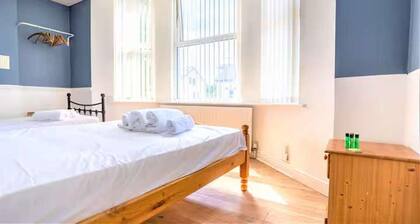 Travellers Economic Retreat in Orrell Park