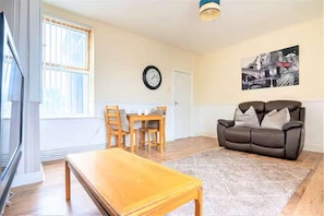 Apartment | Living area | TV