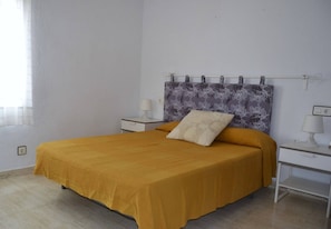 1 bedroom, iron/ironing board, internet, bed sheets