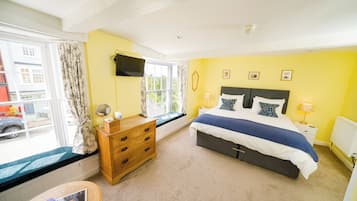 Deluxe Double or Twin Room, River View | Egyptian cotton sheets, premium bedding, blackout curtains