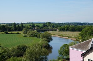 Chambre supérieure double, vue sur le fleuve | Vue de la chambre