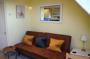 Family Apartment, River View | Living area - Radcliffe Guest House (Ross-on-Wye)