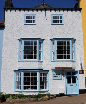 Exterior detail - Radcliffe Guest House (Ross-on-Wye)