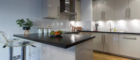 Fridge, microwave, oven, stovetop