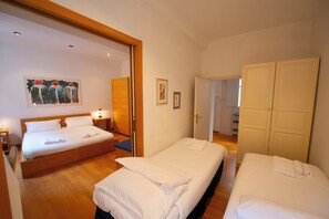 2 chambres, rideaux occultants, fer et planche à repasser, Wi-Fi gratuit