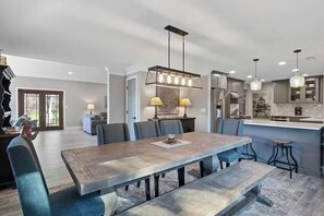Dining - 6BR/6.5 Mountain Luxury•Hot Tub•Game Room•Town/Mountain Views•Walk to Downtown (Bryson City)