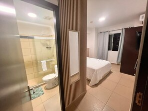 2 chambres, fer et planche à repasser, Wi-Fi, draps fournis