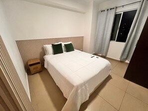 2 bedrooms, iron/ironing board, WiFi, bed sheets - Charming home in San Francisco (Panamá)