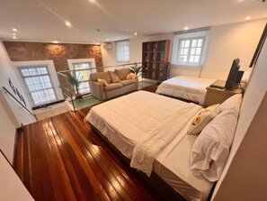 2 bedrooms, iron/ironing board, travel cot, free WiFi