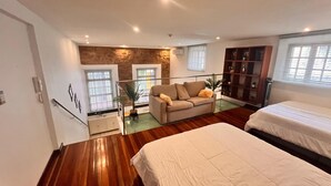 2 bedrooms, iron/ironing board, travel cot, free WiFi - Luxury Oasis in the Old Town of Panama (Panamá)