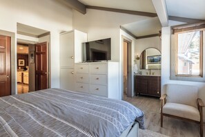 4 bedrooms, WiFi, bed sheets