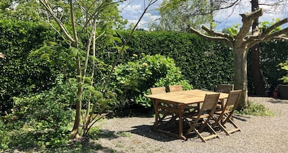 Quiet apartment at the foot of the Rhune with lovely grounds