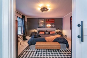 5 bedrooms, desk, iron/ironing board, travel crib