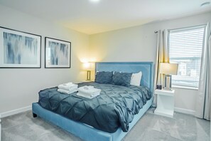 9 bedrooms, iron/ironing board, free WiFi, bed sheets - Special Offer! Game Rm, Xbox, PlayStation, Themed Rm, Private SPA 4545 (Kissimmee)