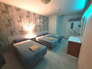 4 Schlafzimmer, Bügeleisen/Bügelbrett, kostenloses WLAN, Bettwäsche