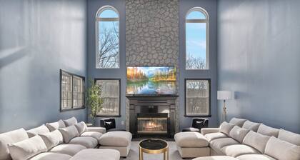 Spacious Retreat w/ Pool, Hot Tub & Game Room