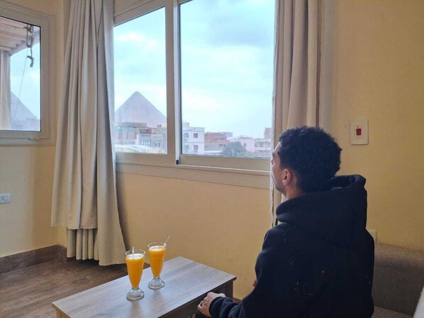 Familien-Vierbettzimmer, Blick auf die Wüste