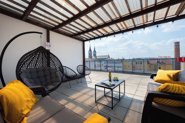 Deluxe Penthouse, City View | Terrace/patio
