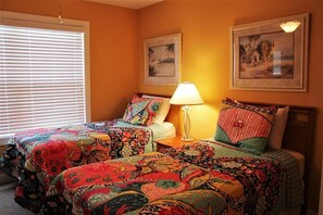 5 bedrooms, free WiFi, bed sheets