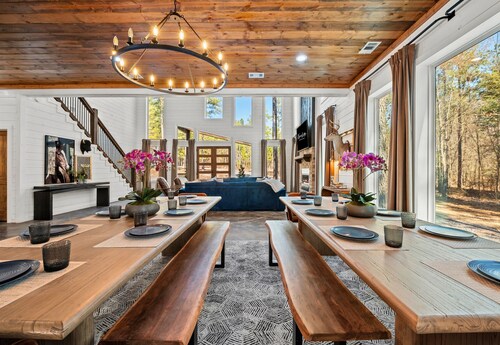 Kid’s Play Room | Game Room | Hot Tub | Sleeps 22