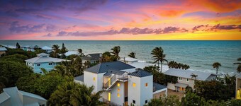 Vero Beachfront Retreat / Ocean Views • Fireplace