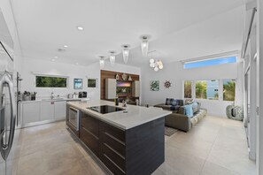 Fridge, microwave, oven, stovetop - Vero Beach / Beach Access, Ocean Views & Fireplace (Vero Beach)