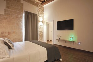 Deluxe Room, 1 King Bed, Private Bathroom, Courtyard View | View from room