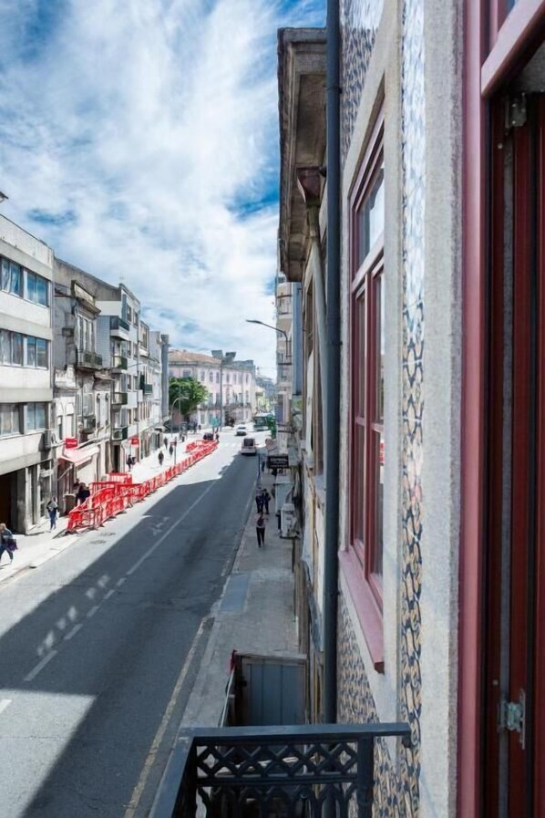 Front of property - Visconde de Gandara by Porto Stories (Porto)
