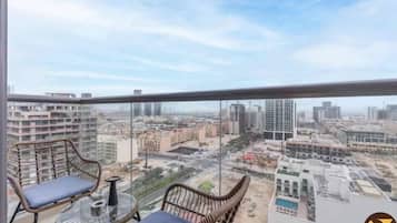Apartamento de lujo, vistas a la ciudad | Balcón