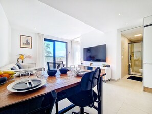 تناول الطعام