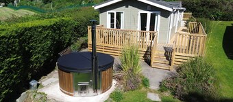 Cosy Newlands Lodge With Wood Fired Hot Tub