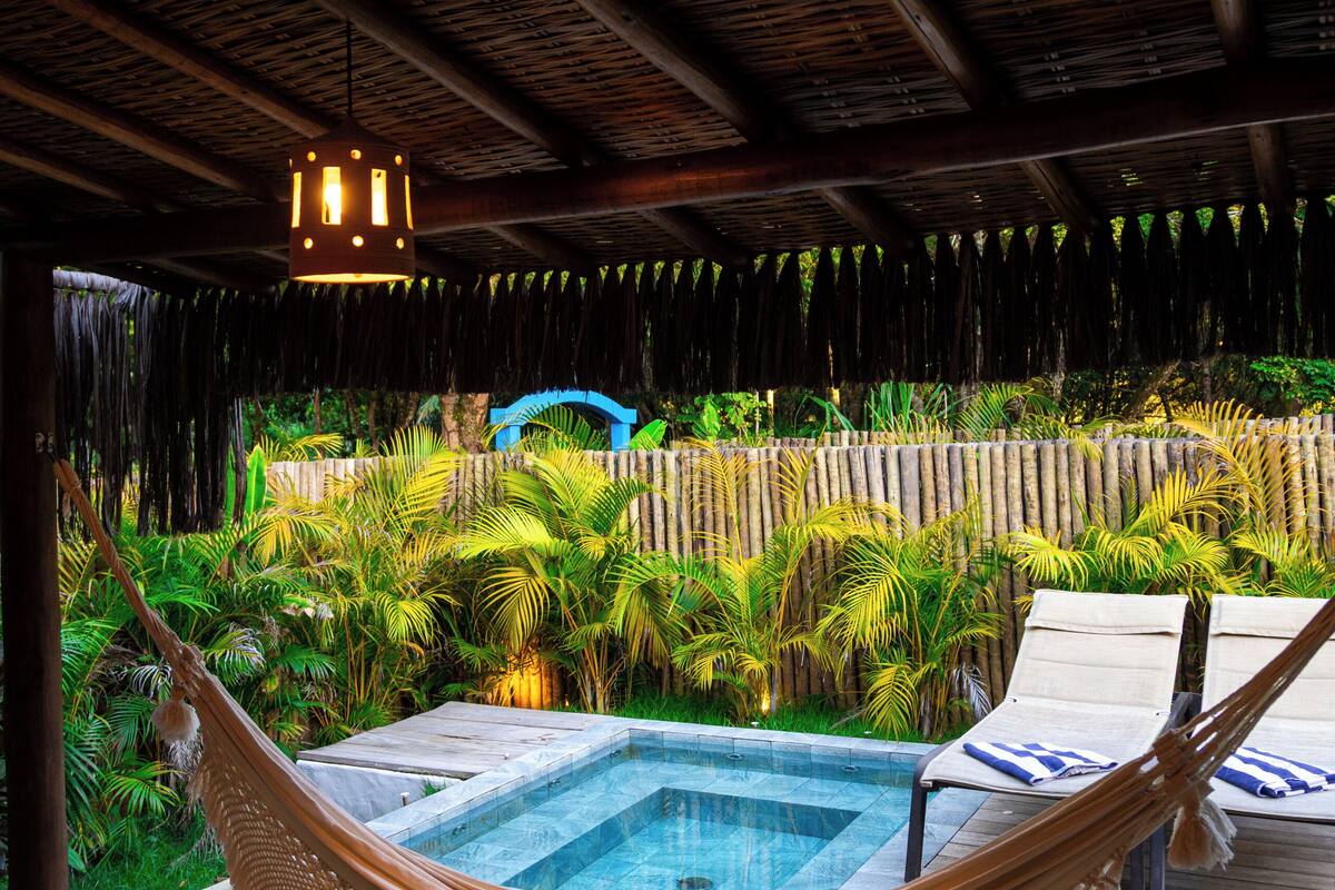 Honeymoon Cabin | Iron/ironing board, free WiFi, bed sheets