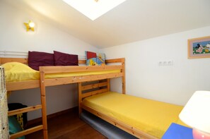 Apartment | 1 bilik tidur, seterika/papan seterika