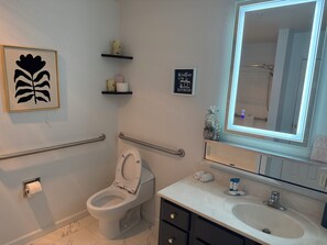 Hair dryer, towels, soap, toilet paper - The Enchanted Suites & Residence  (Roswell)