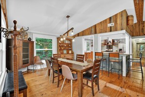 Dining - Secluded Blue Ridge Mountain Cabin: 50 Acres, Hot Tub, Creek & Hike on property! (Candler)