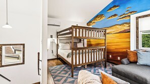 4 bedrooms, desk, iron/ironing board, travel crib