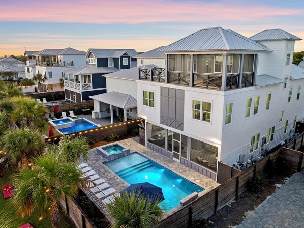 Lämmitetty uima-allas