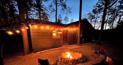 Cozy Pines Cabin in Prescott - 3bd/2ba