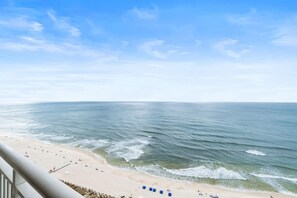 A beach with a clear view of the ocean and a sandy shore. - Indigo East 2005 (Pensacola)