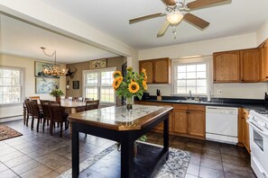 Private kitchen - The Farm House at Hunting Creek (Easton)