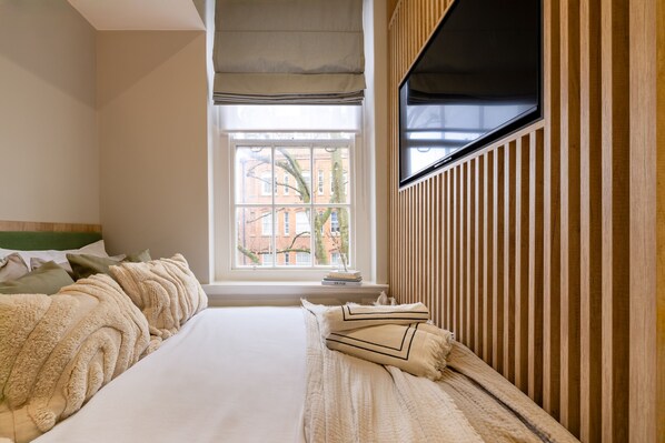 1 habitación, escritorio, tabla de planchar con plancha y wifi gratis