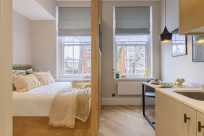 1 habitación, escritorio, tabla de planchar con plancha y wifi gratis