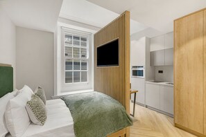 1 slaapkamer, een bureau, een strijkplank/strijkijzer, gratis wifi
