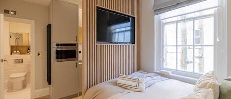 1 habitación, escritorio, tabla de planchar con plancha y wifi gratis