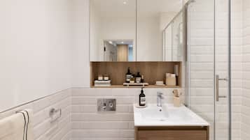 Doccia, asciugacapelli, asciugamani