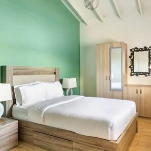 2 chambres, fer et planche à repasser, Wi-Fi, draps fournis