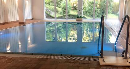 Schöne Ferienwohnung am Sorpesee, nur 500m zum See, große Terasse, Hallenbad