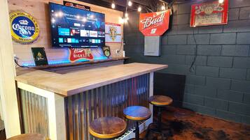 Bar (en la propiedad)